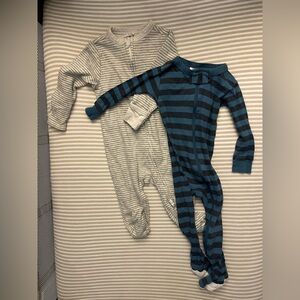 Old Navy Blue and Gerber Footed One-Piece Pajama Set - size 9 months